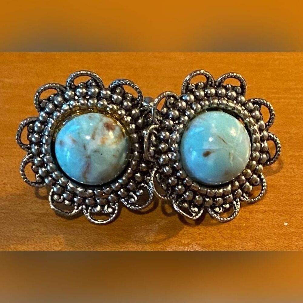 Vintage Silver Tone Turquoise Flower Stud Earrings Screw Back 1 Inch Jewelry